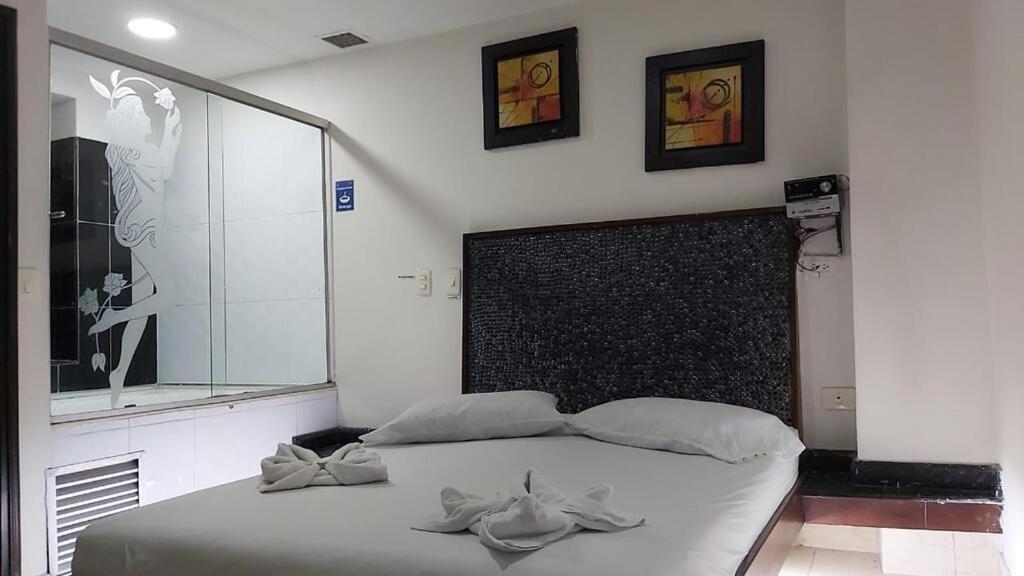 Hotel Marat Medellín Extérieur photo