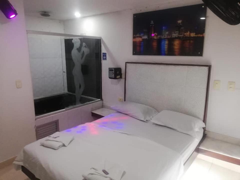 Hotel Marat Medellín Extérieur photo