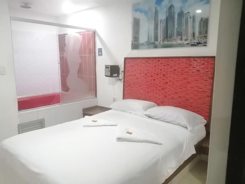 Hotel Marat Medellín Extérieur photo