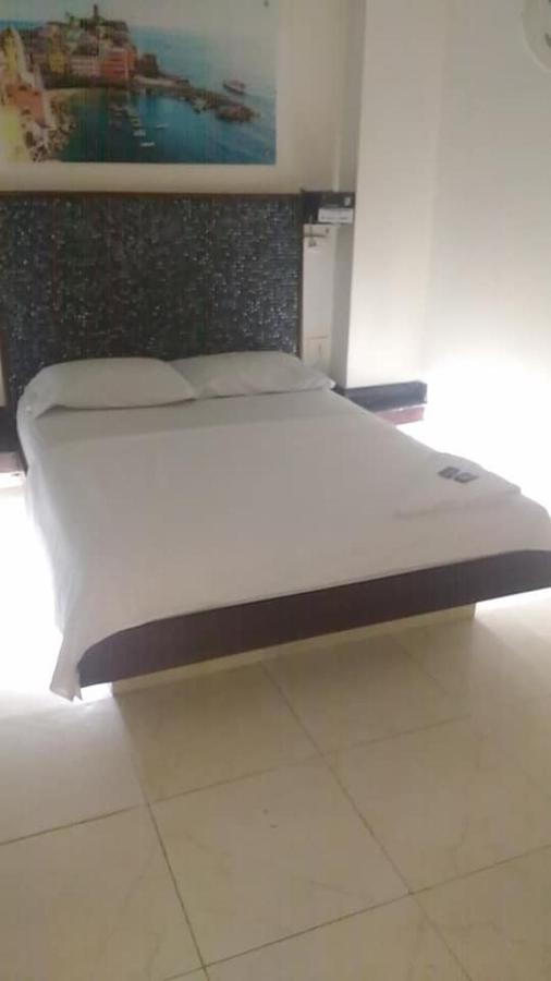 Hotel Marat Medellín Extérieur photo