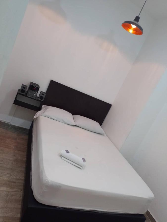 Hotel Marat Medellín Extérieur photo